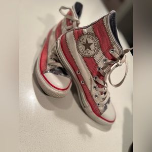 Converse All Star High Womens Size 7 American Flag Stripes Red Blue Snea…